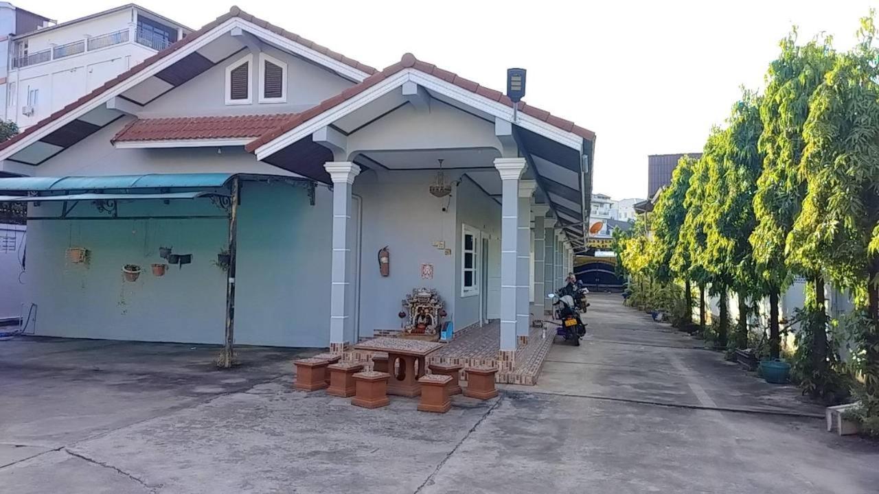 Cs Apartment Vientiane Bagian luar foto